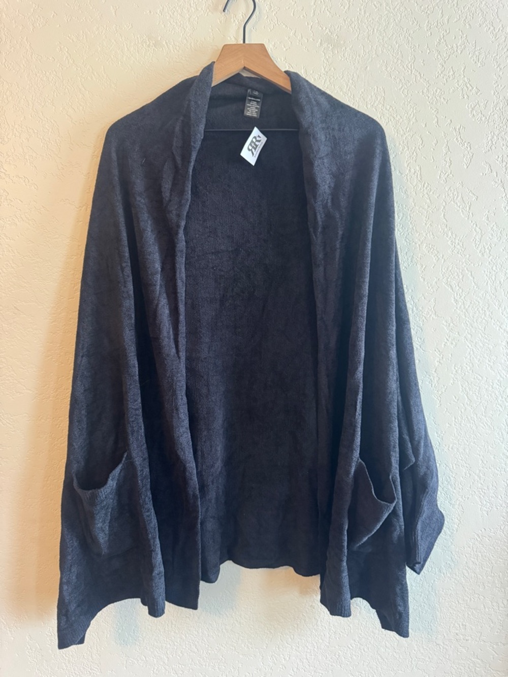 Barefoot Dreams | oversized throw on cardigan | S/M